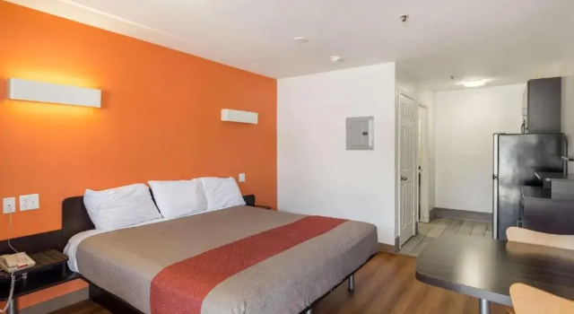 Люкс Standard Motel 6-Greenville, SC