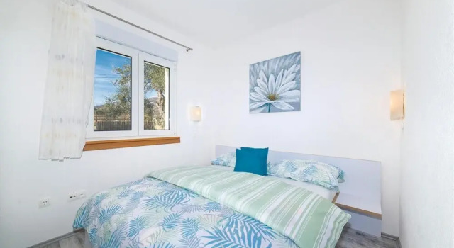 Awesome Home in Kastel Stari With Wifi and 3 Bedrooms, Rezerwuj Hotel Rudine Split-Dalmatia County