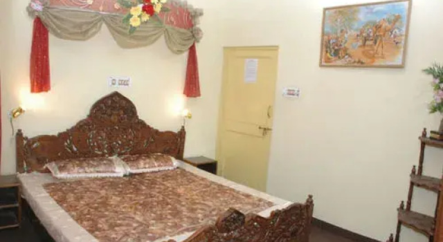 Royal Aashiyana Palace, Boek Hotel Bani Park 