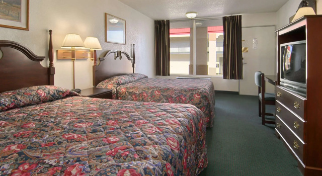 Super 8 by Wyndham Oklahoma Fairgrounds