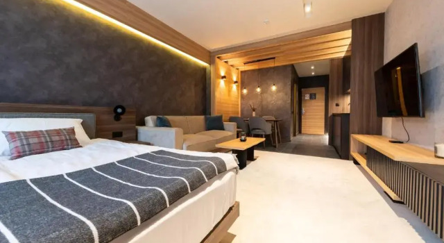 Woodside Apartment 218