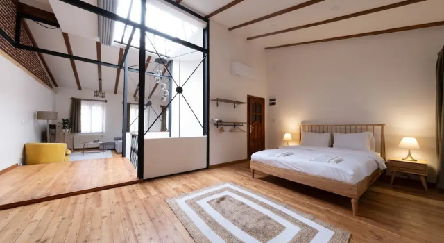 Penthouse in the Heart of Pera, Забронировать Апартаменты/квартира Бейоглу Стамбул, рядом с Галатасарайский лицей