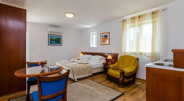 Студия с балконом и с видом на город Apartments & Rooms V&M