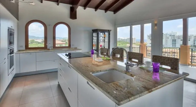 Sky Villa, Book Villa Les Terres Basses Saint Martin
