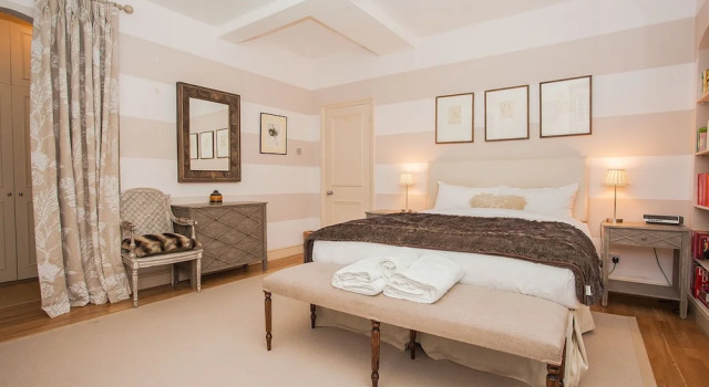 Charming Studio in Kensington, Забронировать Отель Кенсингтон и Челси Лондон, рядом с Здание «Мишлен Хауз»