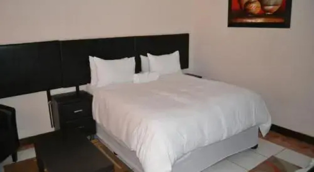 Tonys Guest House, 预订 宾馆 梅富根 西北省