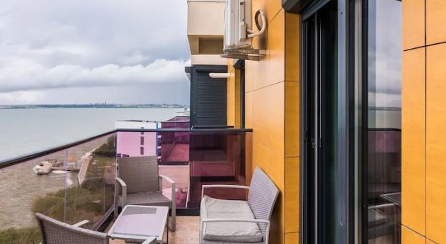 Апартаменты с 2 комнатами с видом на озеро SnS Apartament in Vila Sophia