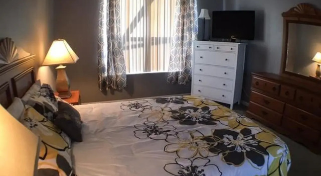 Dunes Retreat Apartment 6 Bedroom, Забронировать Апартаменты/квартира Отели Lakeland - Winter Haven с парковкой, Парковка