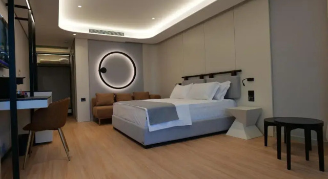 Полулюкс AlYACHT Premium Hotel