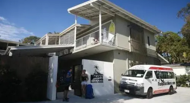 Noosa Flashpackers, Book Hostel / Vandrerhjem Hostels i Noosa, Hostel / Vandrerhjem