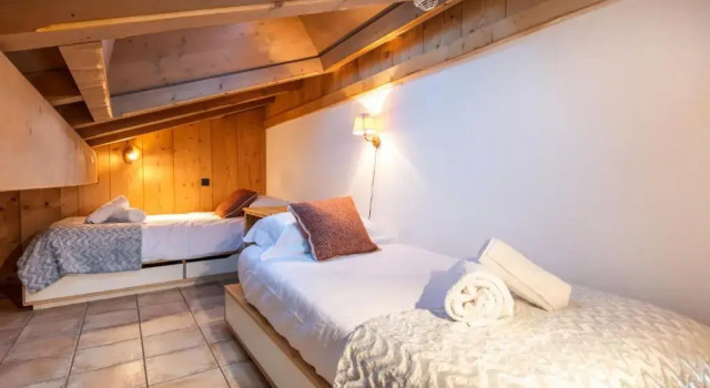 Апартаменты Yeti Lodge Chalets & Apartments