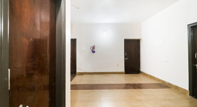 OYO 64921 Purple Villa