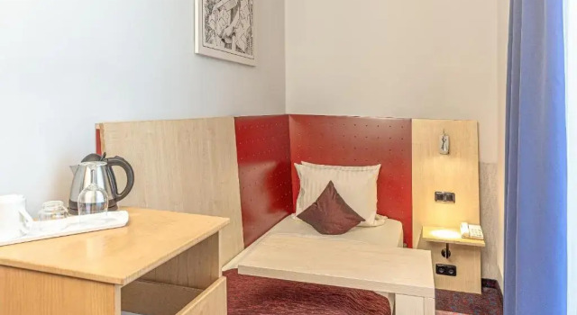 Одноместный номер Economy Ramada by Wyndham Frankfurt Central Station