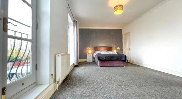 Коттедж Redbourne Terrace Large Home