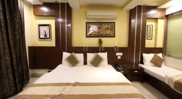 Трёхместный семейный номер Standard Star view by Hotel Black mooncouple friendly Near Rk ashram Metro