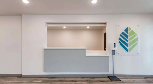 WoodSpring Suites Tri-Cities Richland, Забронировать Отель Отели Tri-Cities с парковкой, Парковка