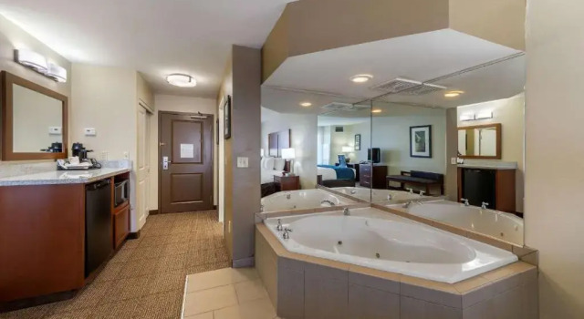 Одноместный люкс Comfort Inn & Suites Northern Kentucky