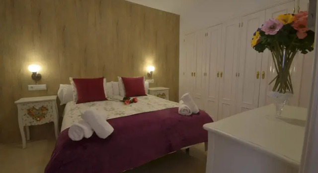 Bungalow Noe, Забронировать Дом для отпуска Коттеджи Эстепона, рядом с Теннисный корт Bel Air, Коттедж
