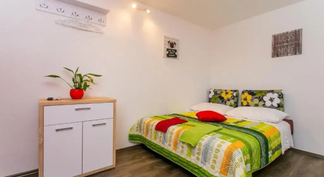 Студия Apartments Tomaš