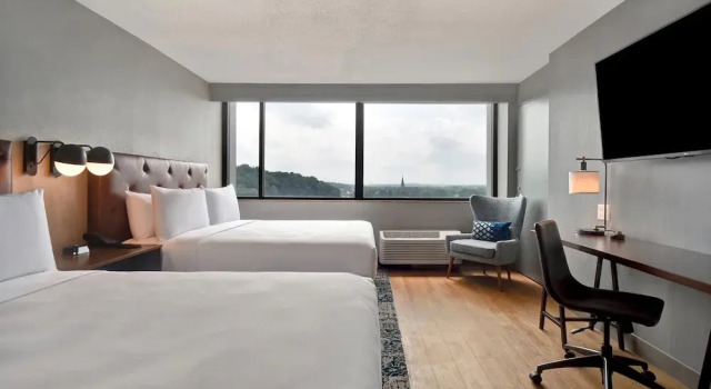 Четырёхместный номер Guest Four Points by Sheraton Boston Newton
