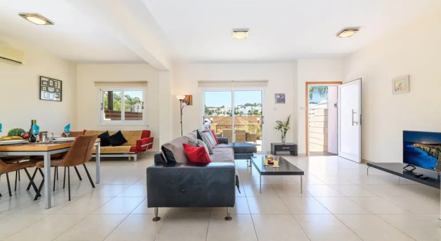 Nireas Seaview Villa, Book Villa Protaras Famagusta