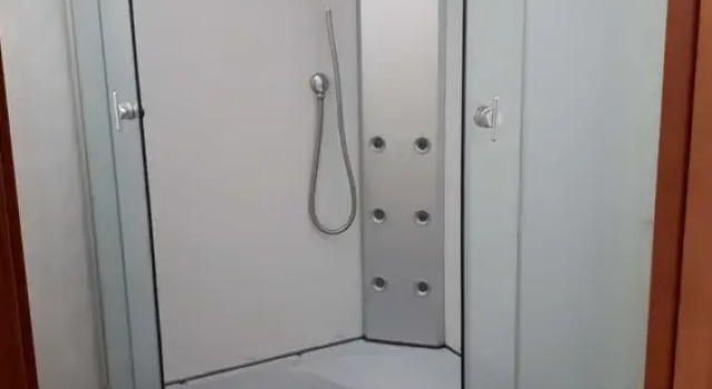 Bett im Wohnheim Evropa