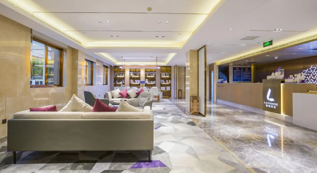 Lavande Hotel (Beijing Guomao), Book Hotel Hoteller i Beijing Province med parkering, Parkering