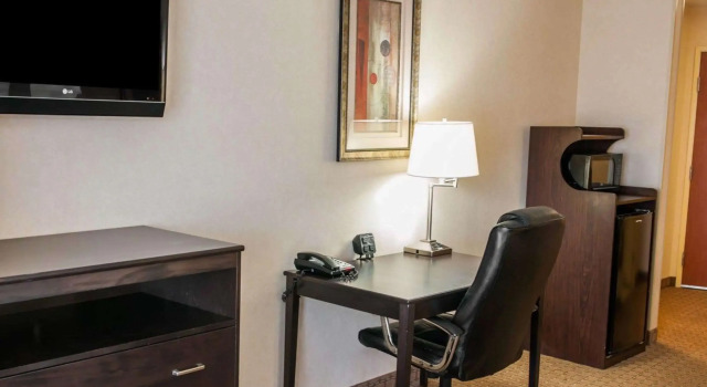 Двухместный люкс Comfort Suites Southport