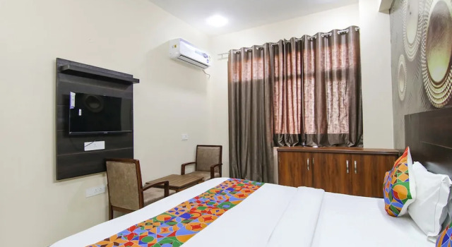 Номер Premium Fabhotel Gg Residency