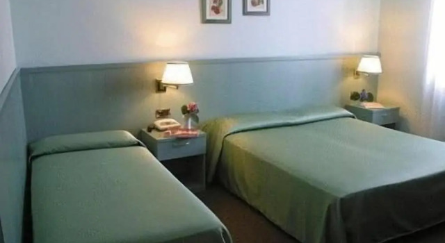 Трёхместный номер Standard Albergo Della Corona