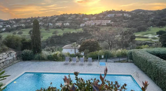 Коттедж Villa "Les Greens" - Ste Maxime - 6 pers - Fibre - Proche Plages et Centre-Ville