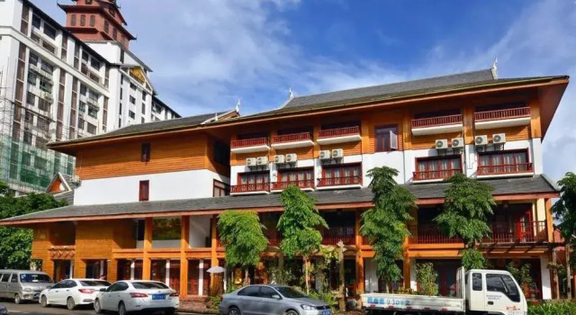 Jingbao Villiage Inn(景洪南洋小镇客栈), Buchen Sie Hotel Hotels in Yunnan mit Parkplatz, Parkplätze