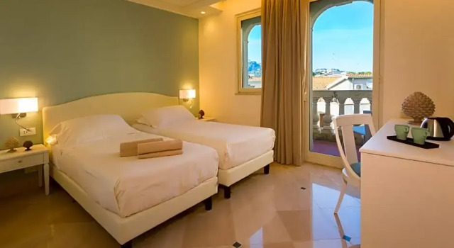 Двухместный номер Superior Hellenia Yachting Hotel & SPA