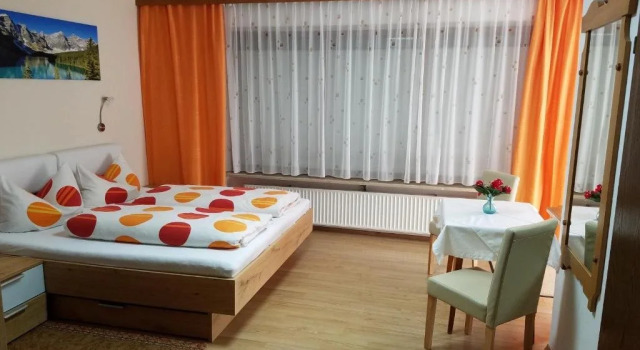 Gästehaus Fahringer, Rezervovat Hotel Hotely v Tyrolsko se snídaní, Snídaně