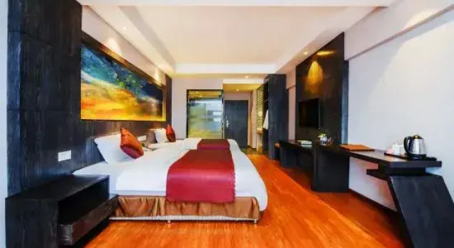 Qianhui Hotel (Chongqing Daping Longhu Times Tianjie Store), Забронировать Отель Отели Чунцин с парковкой, рядом с Станция метро Daping, Парковка