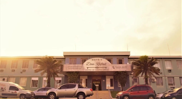 Hotel Dom Rafael Cerrito, Забронировать Отель Отели в центре Санта-Мария, в центре