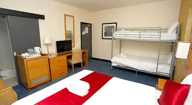 Семейный люкс Acorn Lodge Hotel Gatwick & Parking