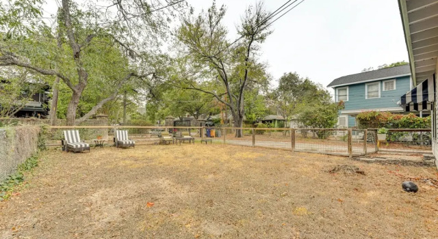 Walk to UT: Central Austin Home w/ Fenced Yard!, Забронировать Отель Отели Остина 3 звезды, рядом с The Stark Center for Physical Culture and Sports, 3*