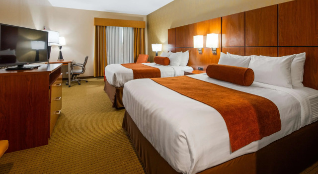 Четырёхместный номер Standard Best Western Plus Finger Lakes Inn & Suites