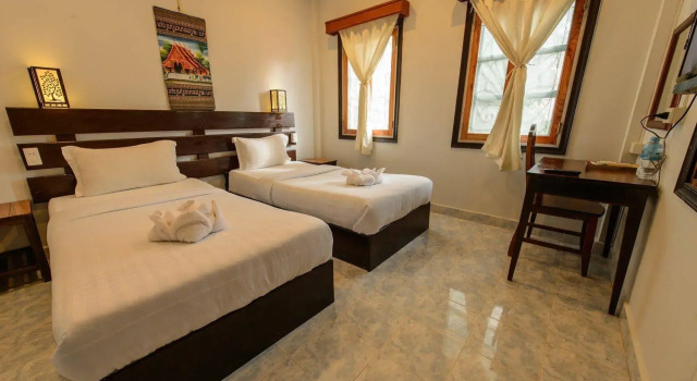 Sabaidee Guesthouse, Varaa Hotelli Hotellit Luang Prabang uima-altaalla, Uima-allas