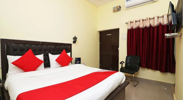 Номер Deluxe OYO 17171 Sandhya Guest House