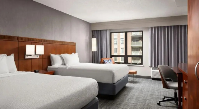 Четырёхместный номер Standard Courtyard by Marriott Washington Capitol Hill/Navy Yard