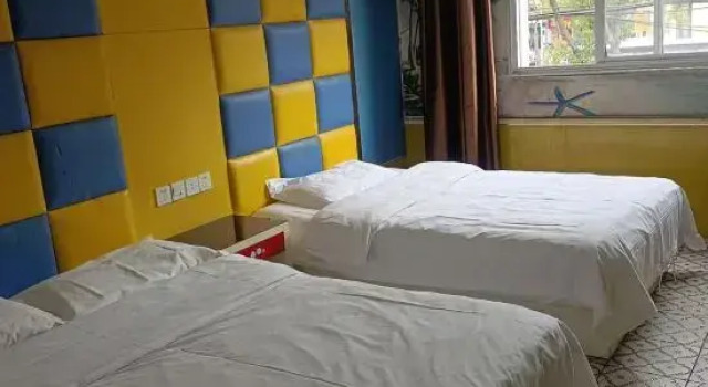 Кровать в общем номере (мужской номер) Chenxiang Fashion Hostel
