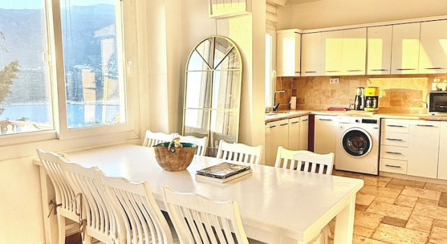 Вилла с балконом Feraye Villas