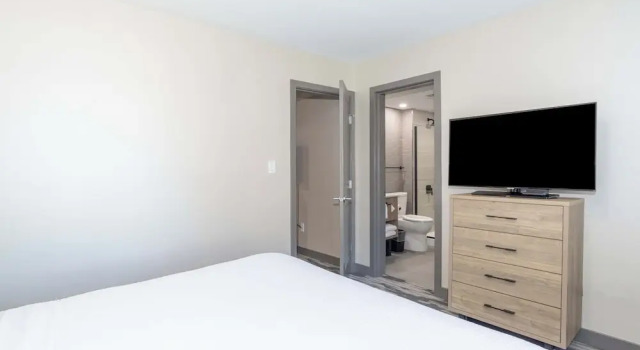Люкс Grand Sandman Hotel & Suites Regina