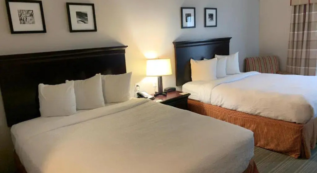 Четырёхместный номер Standard Country Inn & Suites by Radisson, Kearney, NE