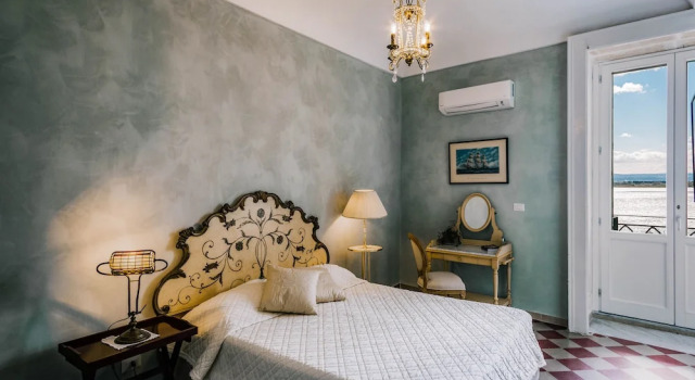 Апартаменты Comfort Dimora di Ulisse Sea View Holiday Apartment