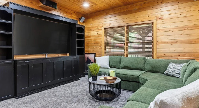Majestic Springs Lodge by Avantstay Indoor Pool + Spa + Game Room Smoky Mtns