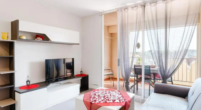 C D36 T3 climatisé et rénové GRUISSAN PORT, Book Hotel Hoteller i Corbières med parkering, Parkering