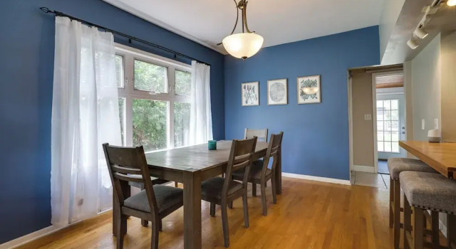 Pet-friendly Saint Paul Home Near Allianz Field!, Varaa Hotelli Hotellit Minnesota pysäköinnillä, Pysäköinti